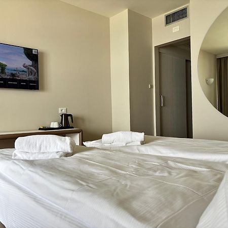 Hotel Aquila D'Oro Desenzano Desenzano del Garda Exteriér fotografie