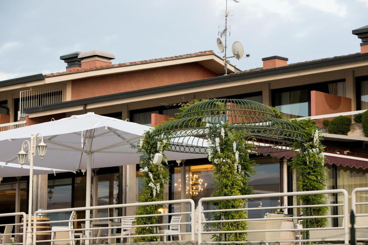 Hotel Aquila D'Oro Desenzano Desenzano del Garda Exteriér fotografie