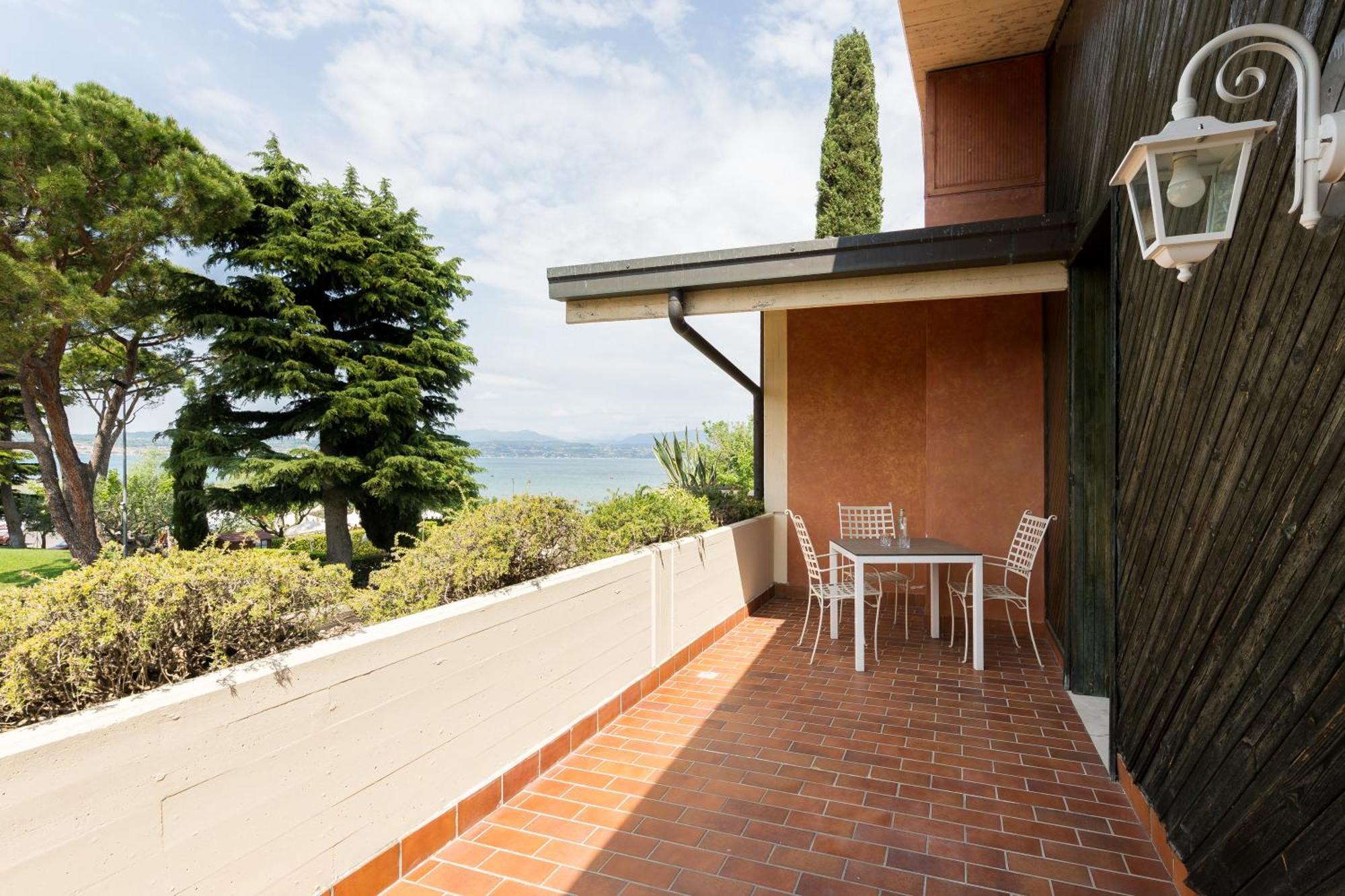 Hotel Aquila D'Oro Desenzano Desenzano del Garda Exteriér fotografie