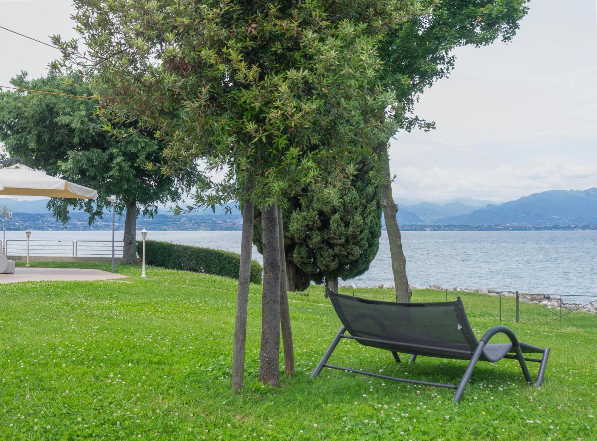 Hotel Aquila D'Oro Desenzano Desenzano del Garda Exteriér fotografie