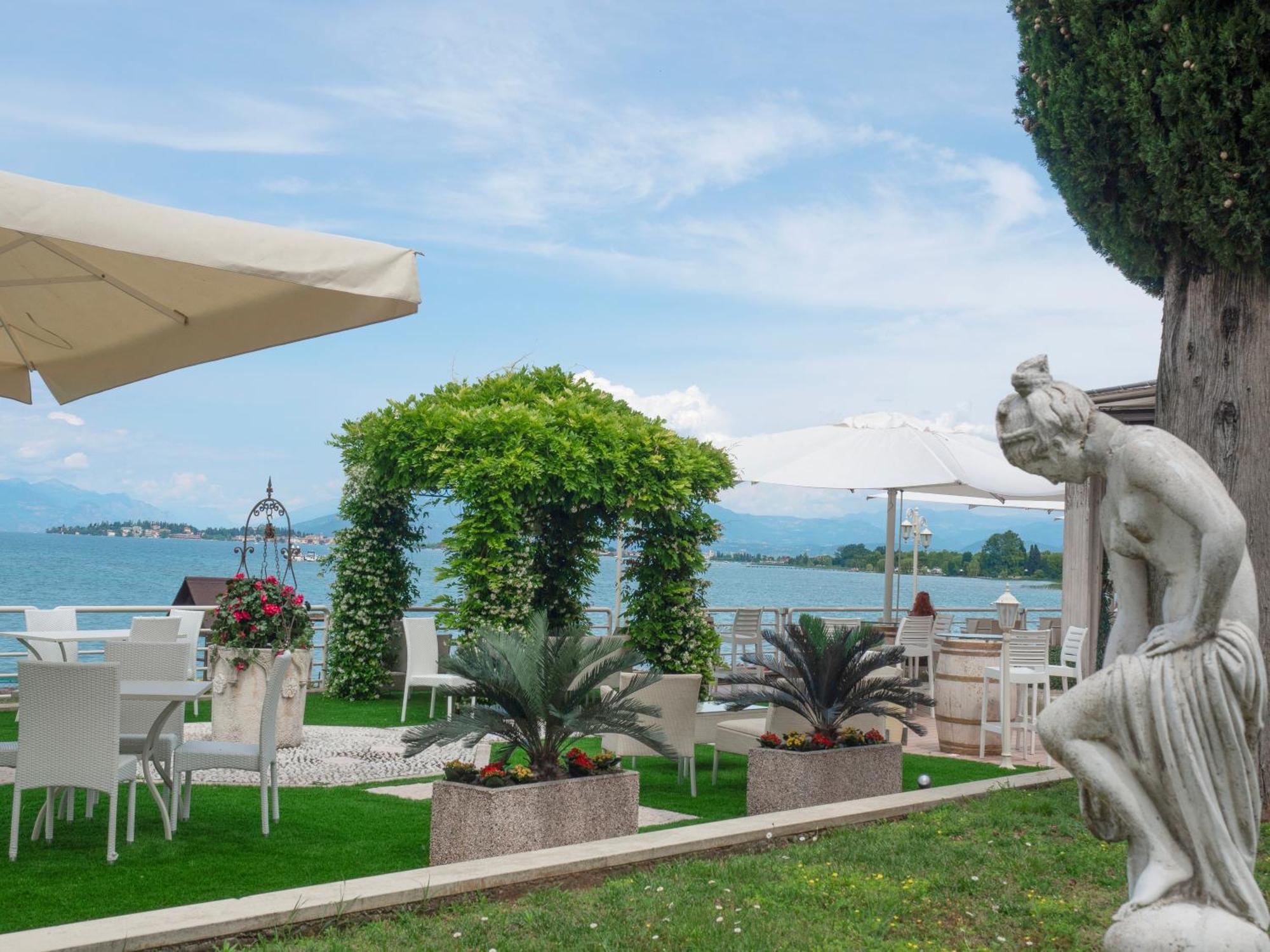 Hotel Aquila D'Oro Desenzano Desenzano del Garda Exteriér fotografie