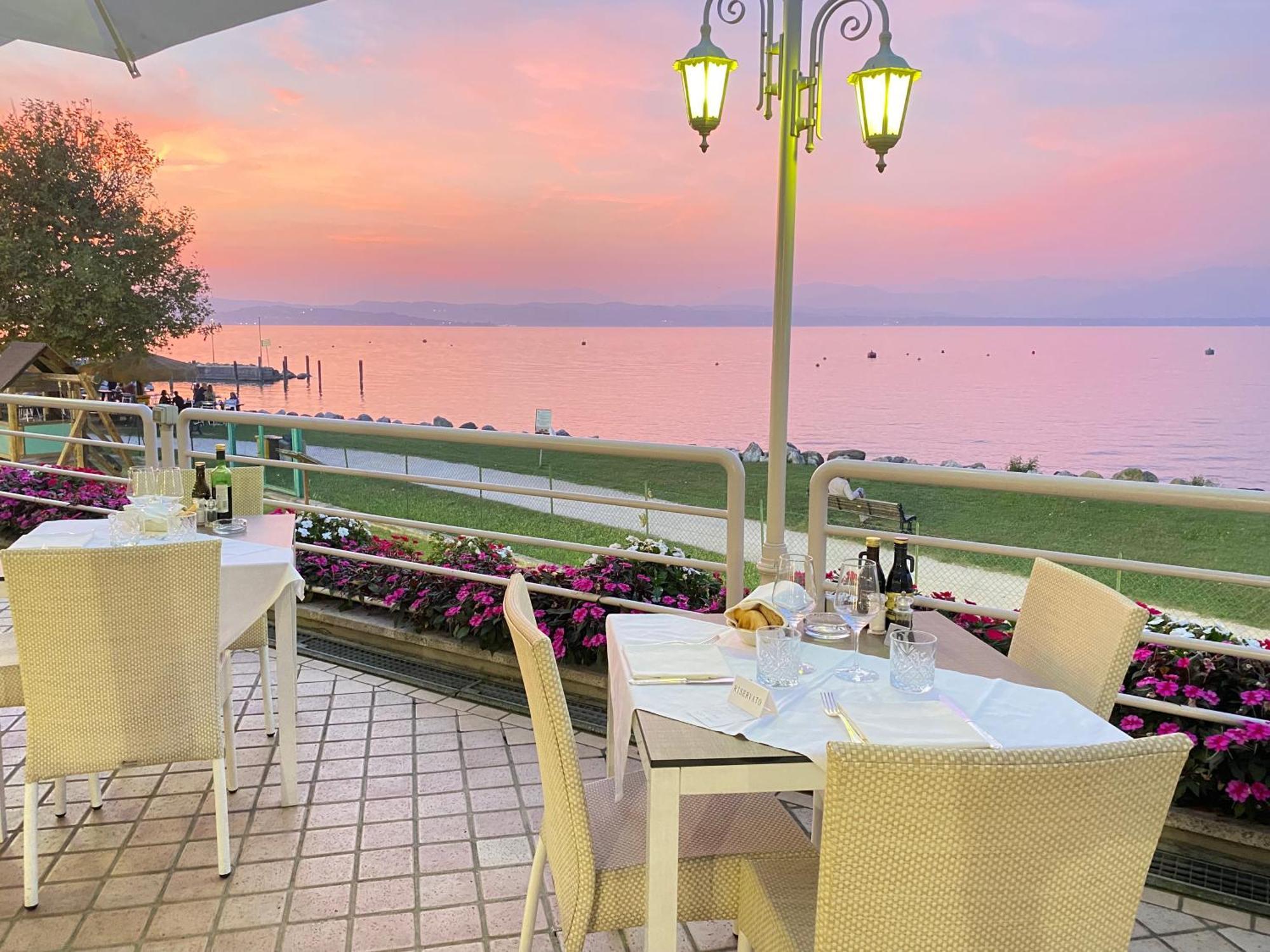 Hotel Aquila D'Oro Desenzano Desenzano del Garda Exteriér fotografie