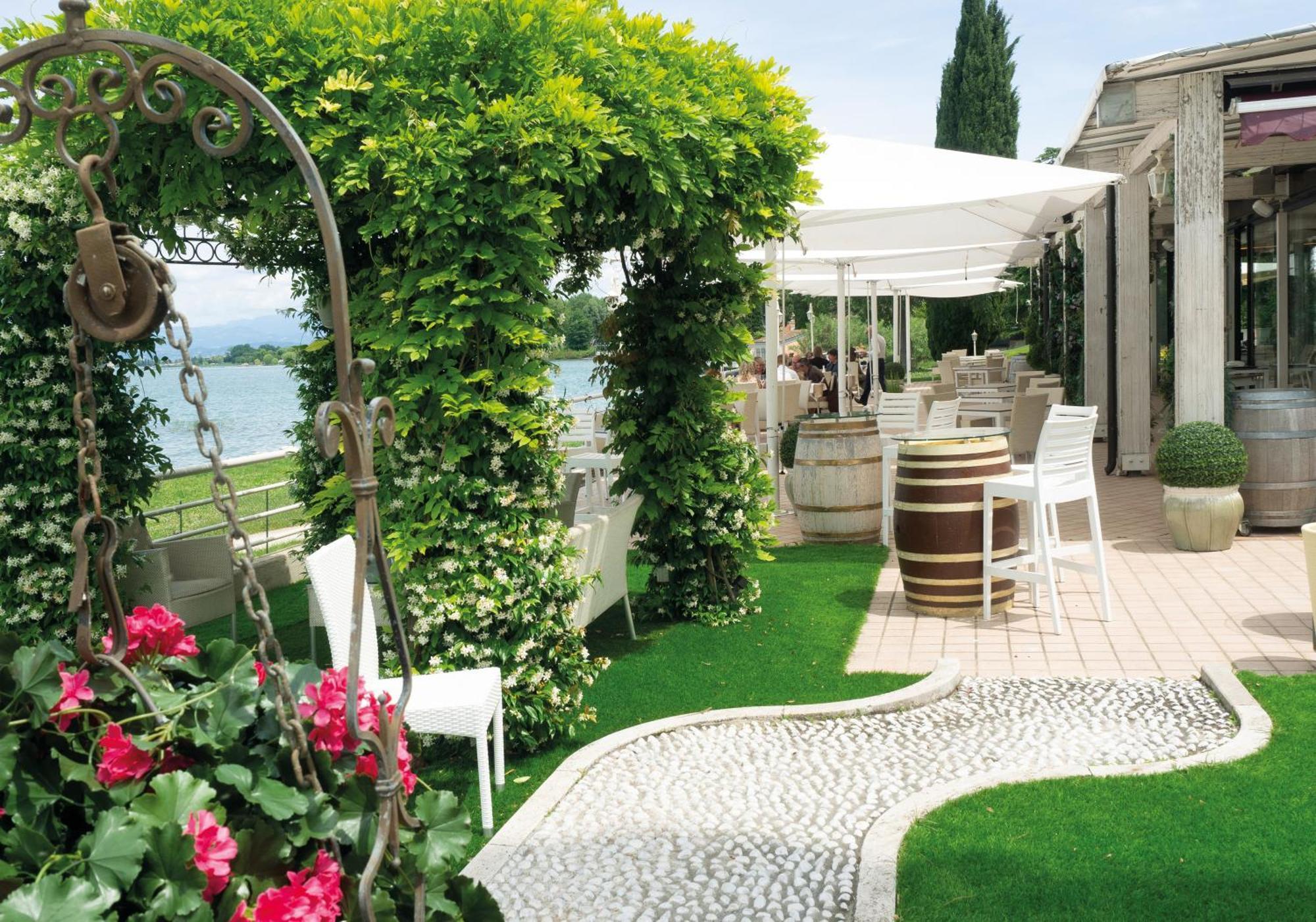 Hotel Aquila D'Oro Desenzano Desenzano del Garda Exteriér fotografie
