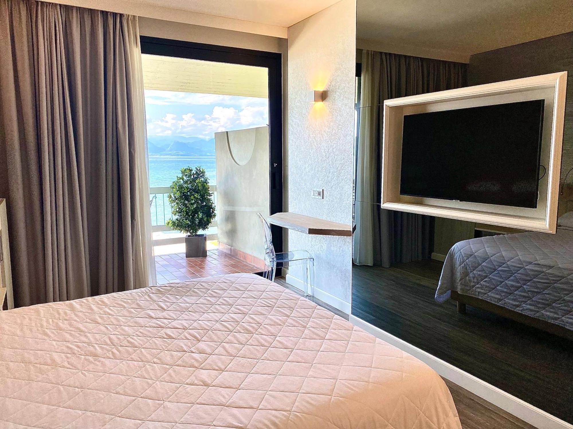 Hotel Aquila D'Oro Desenzano Desenzano del Garda Exteriér fotografie