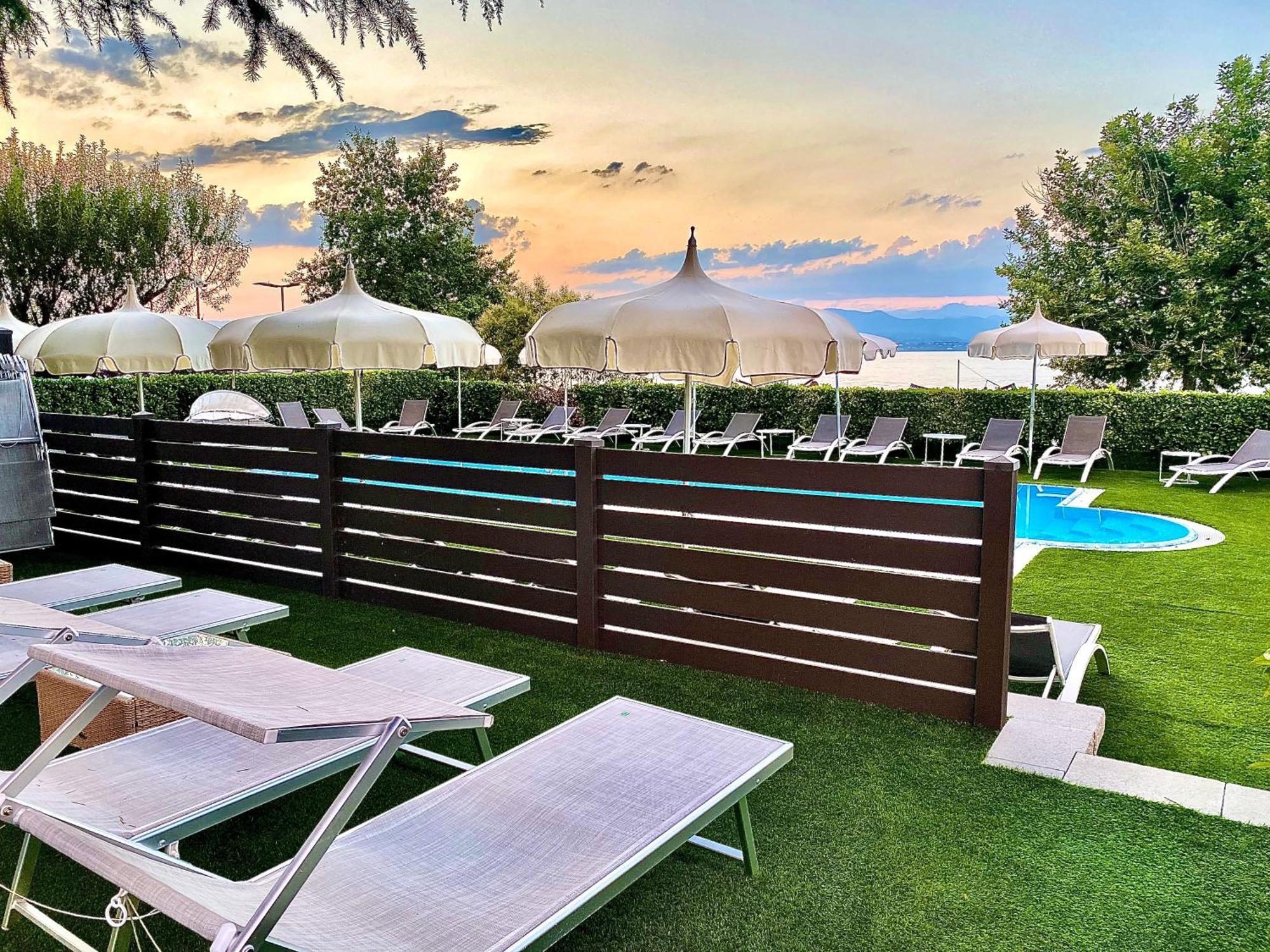 Hotel Aquila D'Oro Desenzano Desenzano del Garda Exteriér fotografie