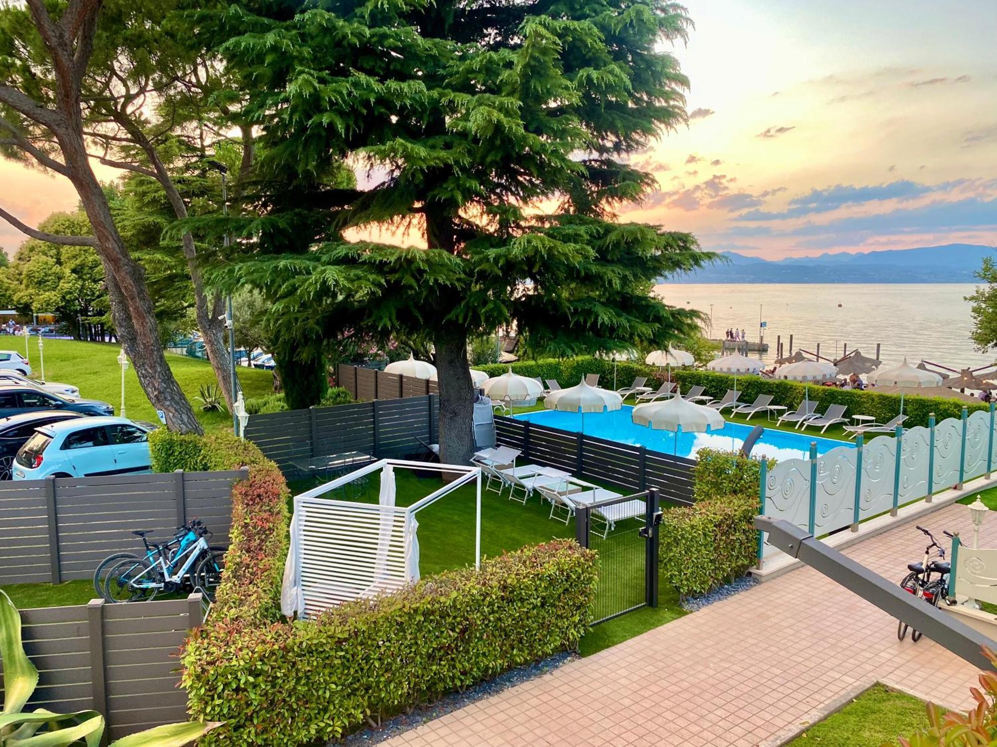 Hotel Aquila D'Oro Desenzano Desenzano del Garda Exteriér fotografie