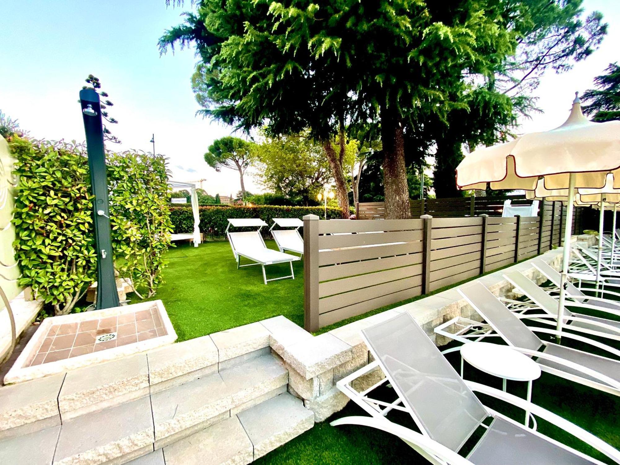 Hotel Aquila D'Oro Desenzano Desenzano del Garda Exteriér fotografie