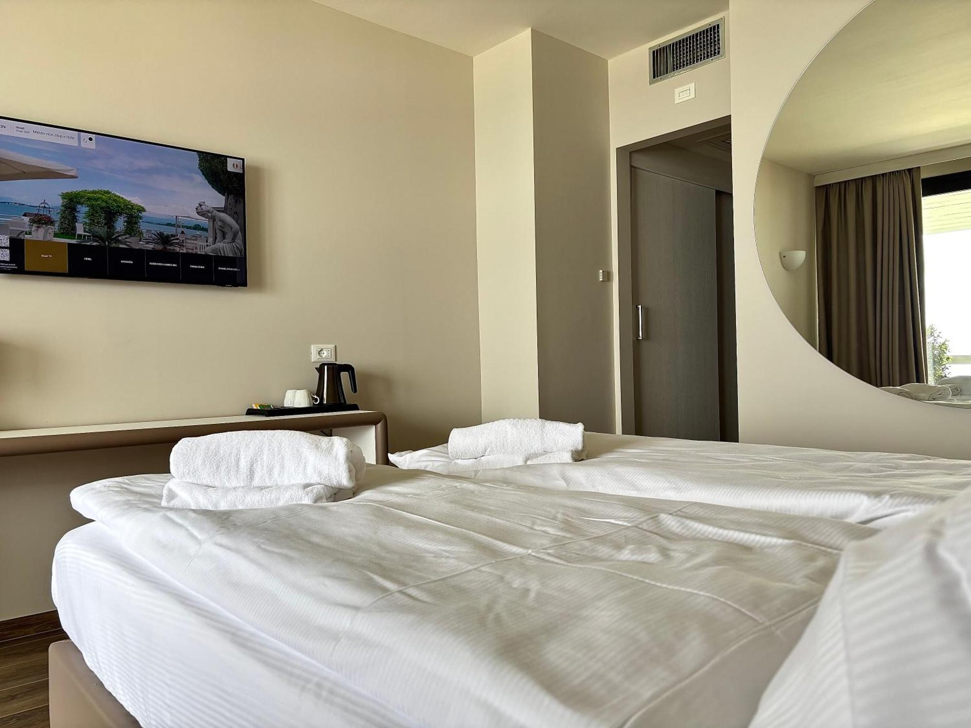 Hotel Aquila D'Oro Desenzano Desenzano del Garda Exteriér fotografie